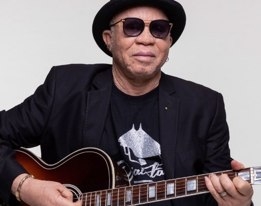 L’artiste malien Salif Keïta démissionne du Conseil national de transition
