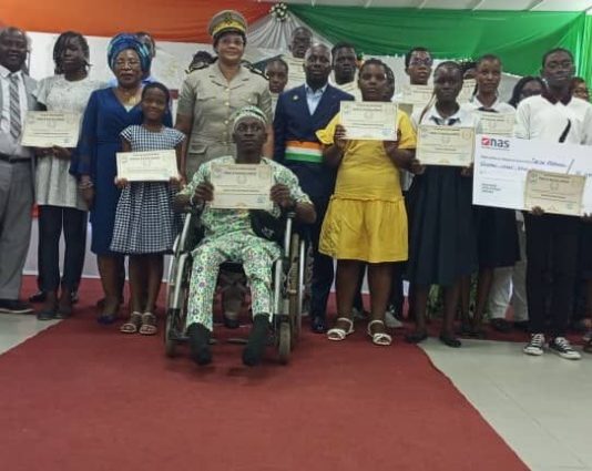 Poupoin Jean Falang désigné meilleur Bachelier 2023 à Grand-Bassam