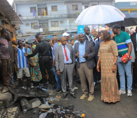 Kandia Camara exprime sa solidarité envers les sinistrés après l’incendie au Grand Marché d’Abobo