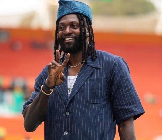 Exclusivité : Emmanuel Adebayor désigné pour apporter le trophée de la CAN 2023 en finale