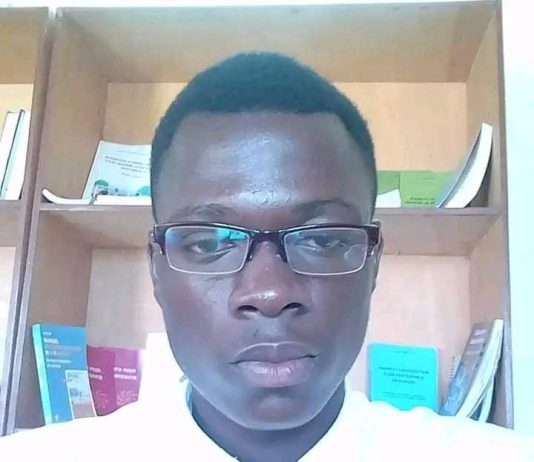 BANGOLO : Un instituteur bénévole ligoté et tu*é par les jeunes de son village, sous l’ordre du chef de village.