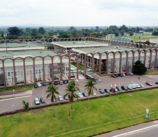Exclusion temporaire d’étudiants de l’INPHB pour bizutage à Yamoussoukro