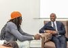 Himra reçu par le ministre Mamadou Touré pour des échanges sur l’affluence des jeunes à Cosmos Yopougon