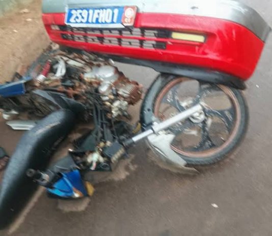 Accident de la circulation à Aboisso : collision entre un motocycliste et un taxi au quartier Commerce
