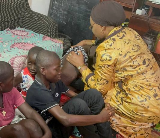 Côte d’Ivoire : Hassan Hayek et la Ministre Nassénéba Touré Apportent un Soutien Complet à la Famille des Victimes de l’Accident de Yopougon